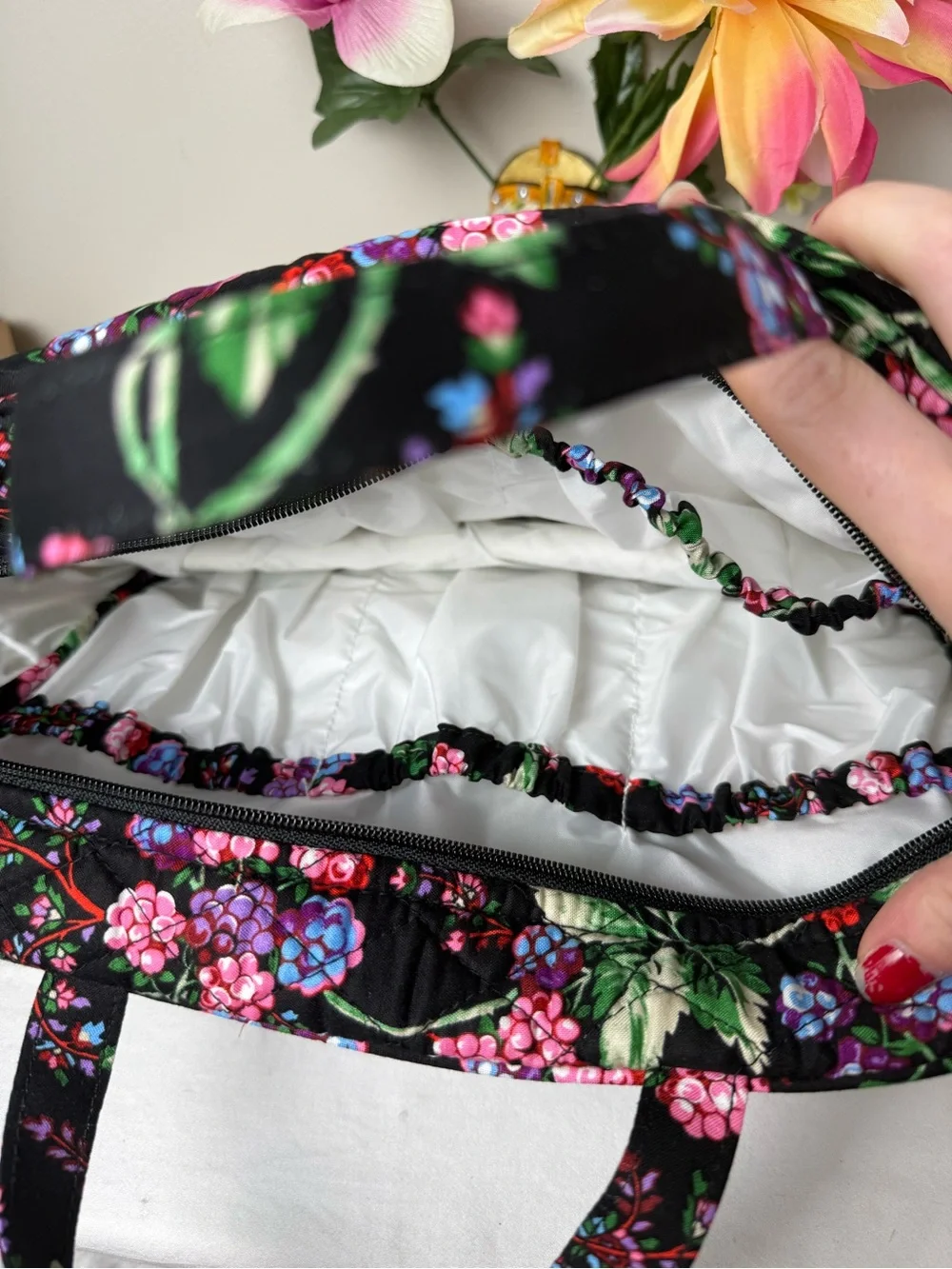 NWT Vera Bradley Winter Berry Grand Cosmetic Retired Pattern